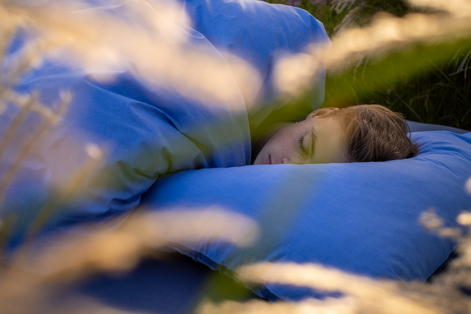 Betten-Sievers-Junger-Mann-schläft