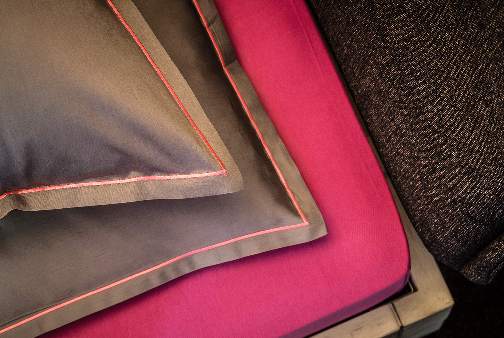 Bettwaesche grau pink